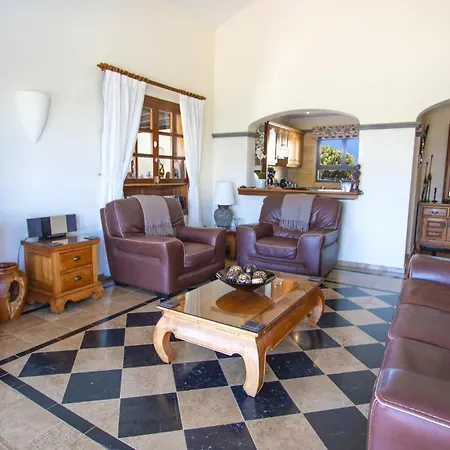 Marvelous 2 Bedrooms Kagura Spacious プラヤ・ブランカ