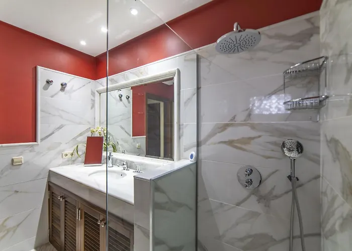 Marvelous 2 Bedrooms Kagura Spacious 빌라